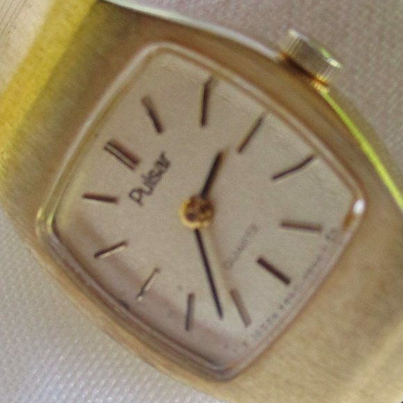PULSAR QUARTZ GOLD WATCH – VINTAGE - Picture 13 of 15
